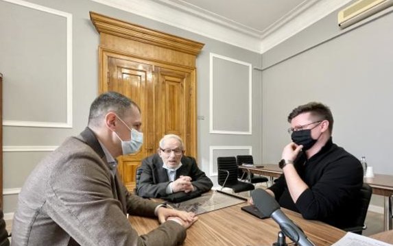 Антон Деньгуб и Роман Семенуха встретились с 97-летним теннисистом Леонидом Станиславским Антон Деньгуб и Роман Семенуха встретились с 97-летним теннисистом Леонидом Станиславским