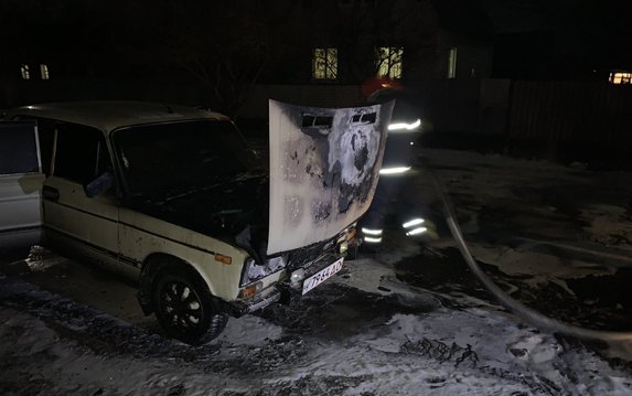 Балаклейский район: спасатели ликвидировали пожар в автомобиле Балаклейский район: спасатели ликвидировали пожар в автомобиле