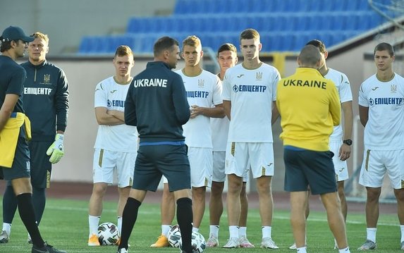 Чем занимается в Харькове сборная Украины по футболу Чем занимается в Харькове сборная Украины по футболу