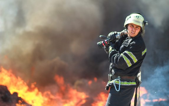 Чугуевский район: продолжается ликвидация пожара сухой травы и хвойной подстилки вблизи с. Клугино-Башкировка Чугуевский район: продолжается ликвидация пожара сухой травы и хвойной подстилки вблизи с. Клугино-Башкировка