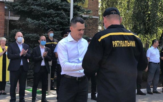 Для меня спасатель - это олицетворение мужества. Алексей Кучер Для меня спасатель - это олицетворение мужества. Алексей Кучер