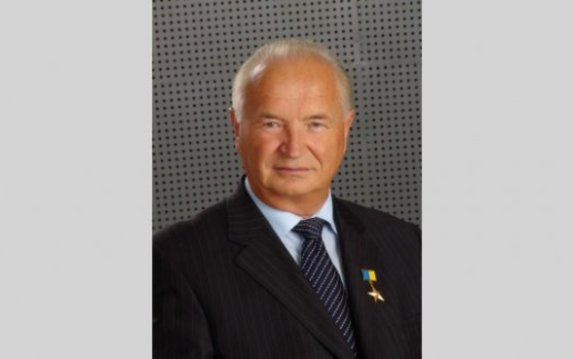 Геннадий Кернес поздравил с днем рождения Александра Жданова Геннадий Кернес поздравил с днем рождения Александра Жданова