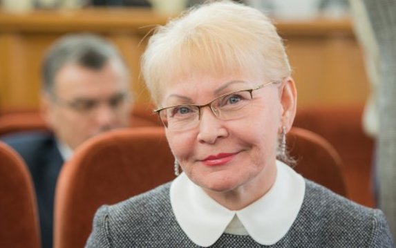 Геннадий Кернес поздравил с днем рождения почетную харьковчанку Татьяну Таукешеву Геннадий Кернес поздравил с днем рождения почетную харьковчанку Татьяну Таукешеву