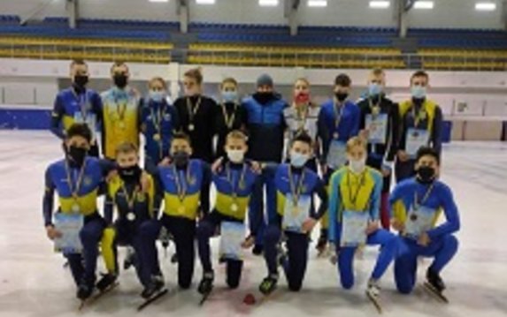 Харьковчане завоевали 18 медалей на чемпионате Украины по шорт-треку среди юниоров Харьковчане завоевали 18 медалей на чемпионате Украины по шорт-треку среди юниоров