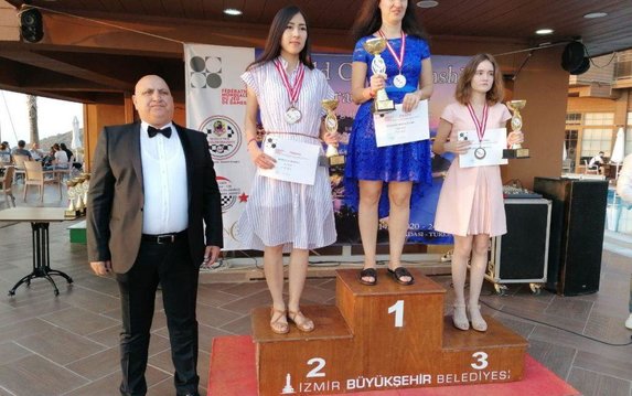 Харьковчанка стала трехкратной чемпионкой мира по шашкам-64 Харьковчанка стала трехкратной чемпионкой мира по шашкам-64