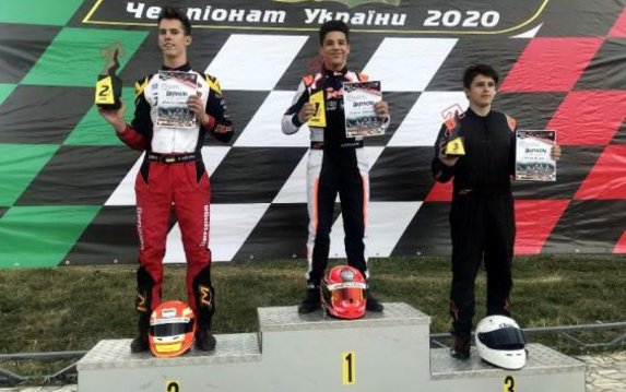 Харьковские гонщики лидируют на чемпионате Украины Харьковские гонщики лидируют на чемпионате Украины