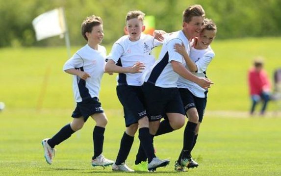 Харьковские школьники запустили спортивный челлендж "School champions" Харьковские школьники запустили спортивный челлендж "School champions"