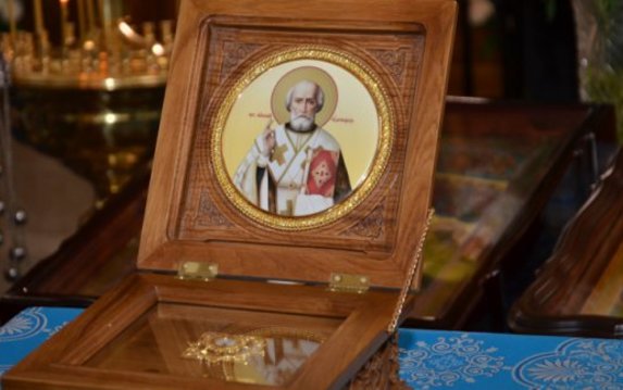 Харьковский храм получил в дар частицу мощей Николая Чудотворца Харьковский храм получил в дар частицу мощей Николая Чудотворца