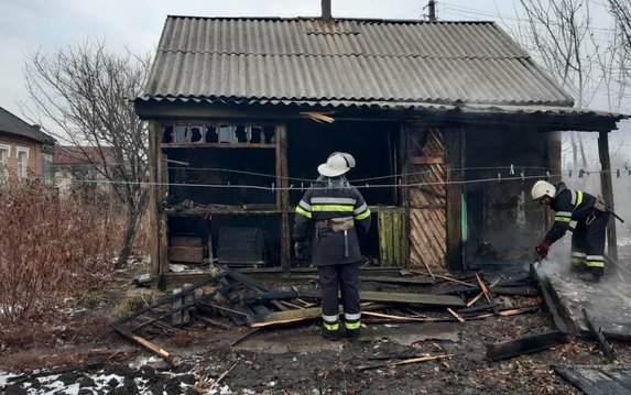 Изюмский район: во время пожара в частном доме погиб человек Изюмский район: во время пожара в частном доме погиб человек