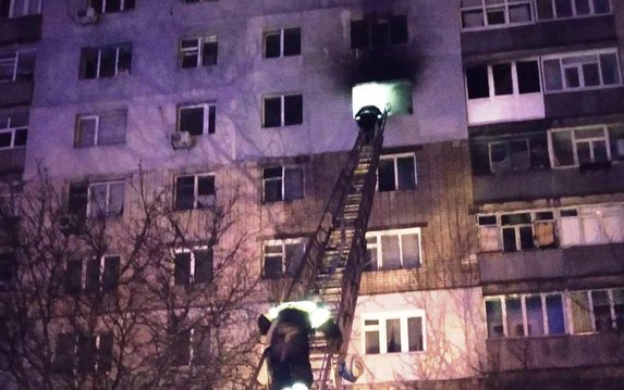 м. Харьков: во время тушения пожара в жилой 9-ти этажке пожарные обнаружили тела 2 погибших людей м. Харьков: во время тушения пожара в жилой 9-ти этажке пожарные обнаружили тела 2 погибших людей
