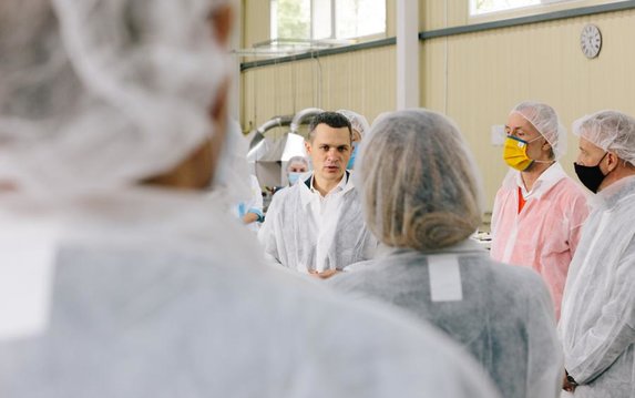 Мы не должны допустить остановки работы предприятий региона. Алексей Кучер Мы не должны допустить остановки работы предприятий региона. Алексей Кучер