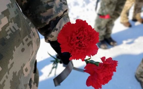 На Харьковщине почтили память защитников Донецкого аэропорта На Харьковщине почтили память защитников Донецкого аэропорта