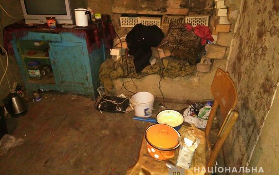 На Харьковщине полицейские задержали мужчину, который едва не убил свою сожительницу На Харьковщине полицейские задержали мужчину, который едва не убил свою сожительницу