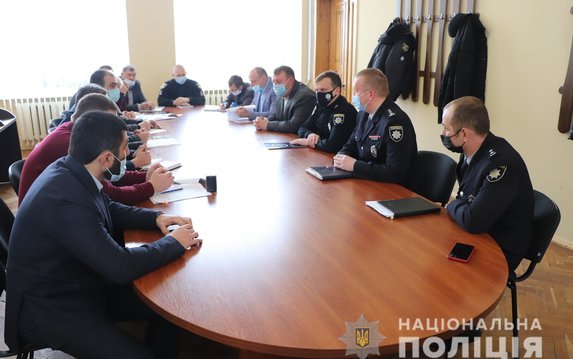 На Харьковщине шесть общин выразили желание стать участниками проекта «Полицейский офицер общества» На Харьковщине шесть общин выразили желание стать участниками проекта «Полицейский офицер общества»