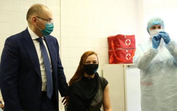 Началась вакцинация украинских паралимпийцев и олимпийцев Началась вакцинация украинских паралимпийцев и олимпийцев