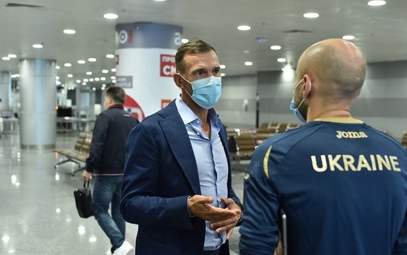 Национальная сборная Украины по футболу прибыла в Харьков на сборы Национальная сборная Украины по футболу прибыла в Харьков на сборы