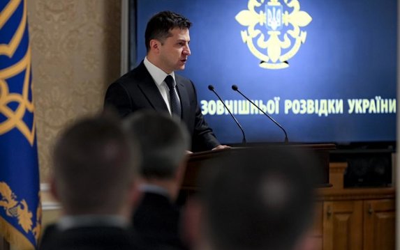 Надо внедрять новые подходы и опыт ведущих спецслужб мира. Президент - сотрудникам Службы внешней разведки Надо внедрять новые подходы и опыт ведущих спецслужб мира. Президент - сотрудникам Службы внешней разведки