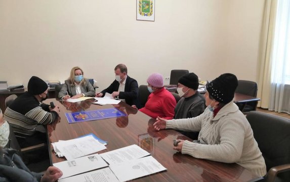 Обладминистрация держит на контроле вопросы выплат денежной помощи пострадавшим от пожара в Двуречанском районе Обладминистрация держит на контроле вопросы выплат денежной помощи пострадавшим от пожара в Двуречанском районе
