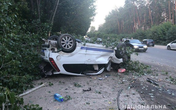 Полиция выясняет обстоятельства опрокидывания автомобиля в Холодногорском районе Полиция выясняет обстоятельства опрокидывания автомобиля в Холодногорском районе