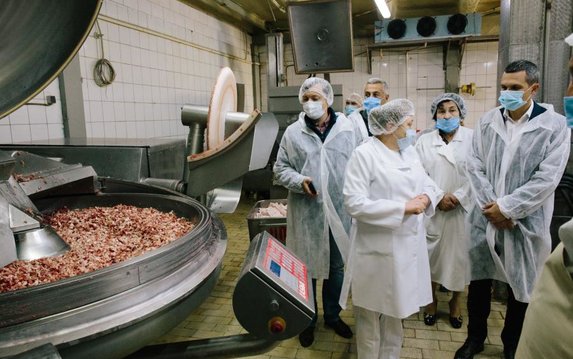 Председатель ХОГА ознакомился с работой Харьковского мясокомбината Председатель ХОГА ознакомился с работой Харьковского мясокомбината