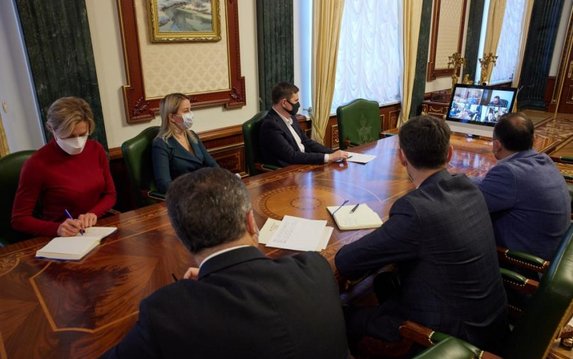 Президент инициирует разработку программы «Здоровая нация» Президент инициирует разработку программы «Здоровая нация»