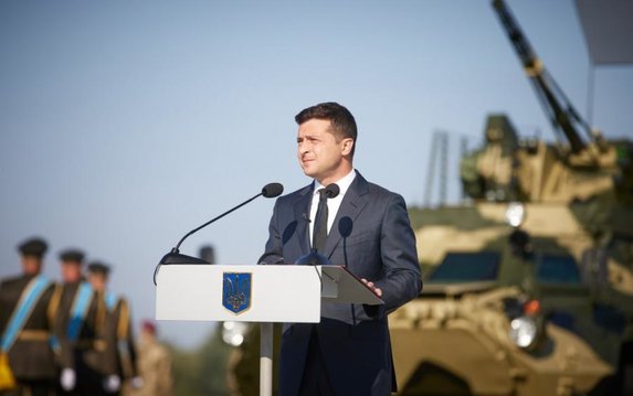 Сине-желтый флаг - неизменный символ нашего свободного, демократического, независимого государства. Президент Сине-желтый флаг - неизменный символ нашего свободного, демократического, независимого государства. Президент