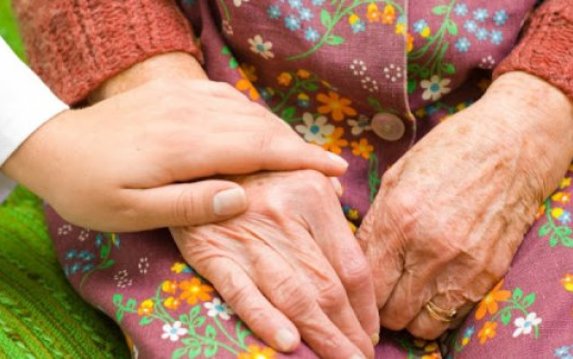 Соцработники обслуживают 18 тысяч одиноких харьковчан Соцработники обслуживают 18 тысяч одиноких харьковчан