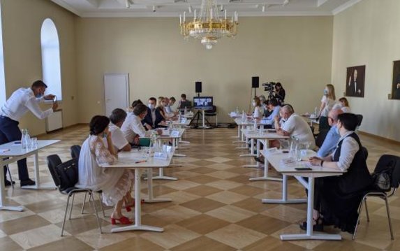 Глава ХОГА и нардепы обсудили с деятелями культуры изменения, которые необходимо внести в законодательство Глава ХОГА и нардепы обсудили с деятелями культуры изменения, которые необходимо внести в законодательство