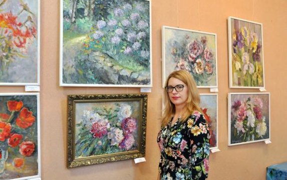 В галерее «Искусство Слобожанщины» пройдет встреча с автором выставки «Вальс цветов» В галерее «Искусство Слобожанщины» пройдет встреча с автором выставки «Вальс цветов»