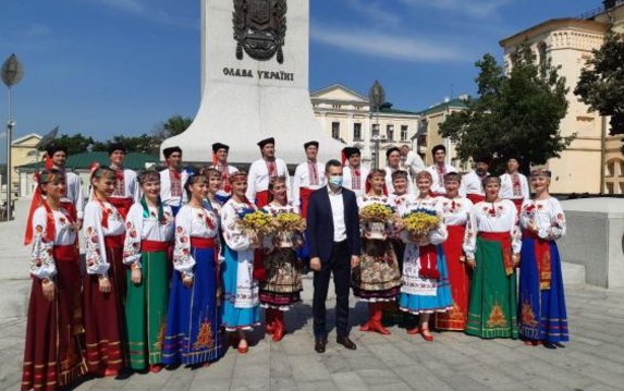 На Харьковщине отмечают День Конституции Украины На Харьковщине отмечают День Конституции Украины