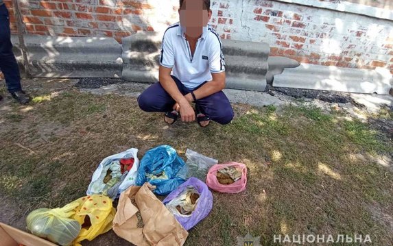 У жителя поселка Двуречная Харьковской области полицейские изъяли наркосредства У жителя поселка Двуречная Харьковской области полицейские изъяли наркосредства