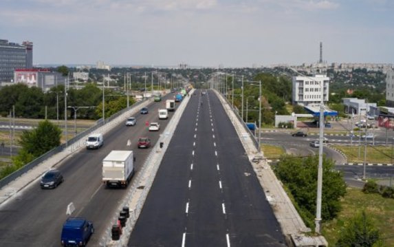 В 17:00 будет открыто движение на второй части Коммунального моста В 17:00 будет открыто движение на второй части Коммунального моста