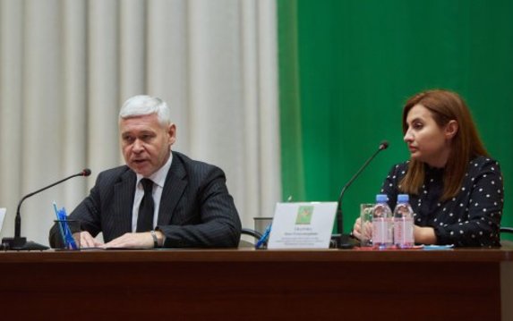В администрации Холодногорского района представили нового руководителя В администрации Холодногорского района представили нового руководителя