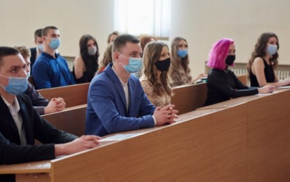 В фармацевтическом колледже прошел выпуск молодых специалистов В фармацевтическом колледже прошел выпуск молодых специалистов