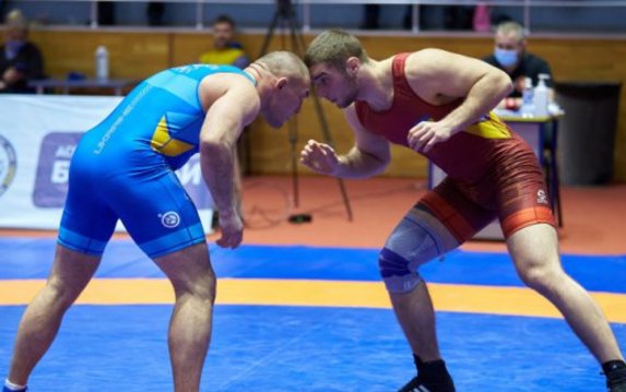 В Харькове проходит чемпионат Украины по вольной борьбе В Харькове проходит чемпионат Украины по вольной борьбе