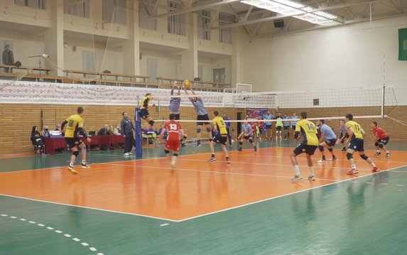 В Харькове состоялось мужское волейбольное «дерби» В Харькове состоялось мужское волейбольное «дерби»