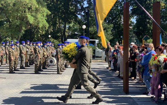 В Харьковской области почтили память защитников Украины В Харьковской области почтили память защитников Украины