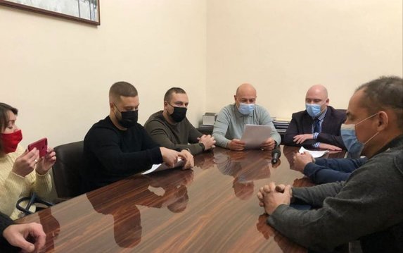 В Харьковской ОГА состоялась встреча с инициативной группой по работе «коксохимами» В Харьковской ОГА состоялась встреча с инициативной группой по работе «коксохимами»