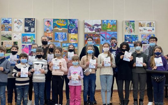 В Художественном музее открылась выставка рисунков детей из Харькова и Цинциннати В Художественном музее открылась выставка рисунков детей из Харькова и Цинциннати
