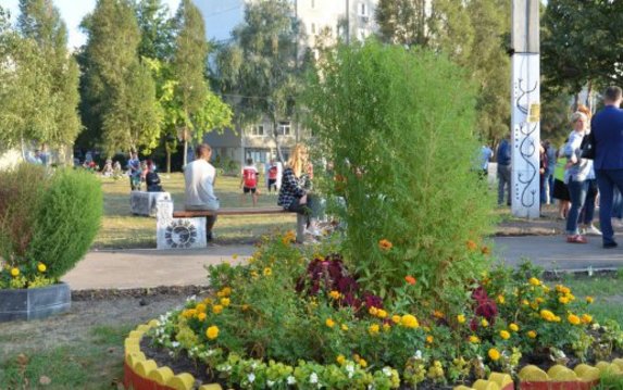 В Индустриальном районе создали новый сквер В Индустриальном районе создали новый сквер