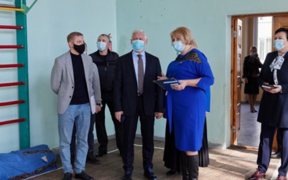 В самой большой школе Немышлянского района отремонтируют спортзал В самой большой школе Немышлянского района отремонтируют спортзал