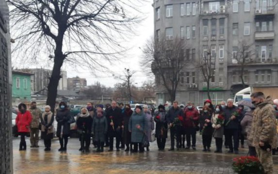 В сквере Пожарных почтили память харьковских чернобыльцев В сквере Пожарных почтили память харьковских чернобыльцев