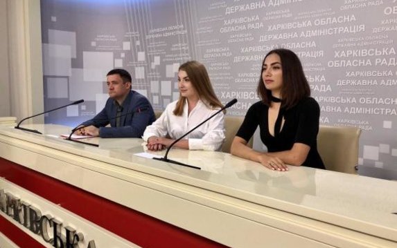 Жителей Харьковщины приглашают в Шаровку на «Осенние краски Белого дворца» Жителей Харьковщины приглашают в Шаровку на «Осенние краски Белого дворца»