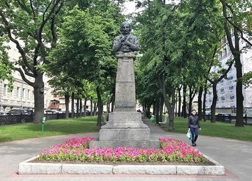 Памятник Гоголю