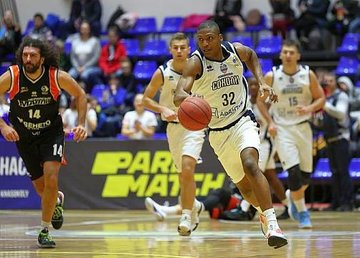 ФБУ запретила клубам проводить командные тренировки до 25 августа