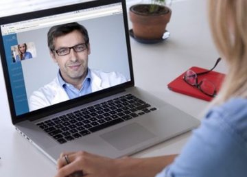 Харьковские врачи начали проводить видеоприемы пациентов 