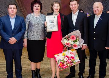 В Индустриальном районе поздравили женщин с 8 Марта