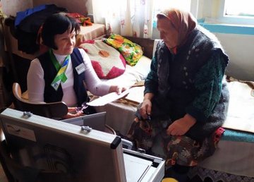 Около 400 харьковчан получили административные услуги на дому