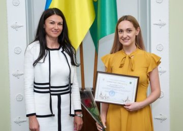 В городском совете поздравили работников торговли