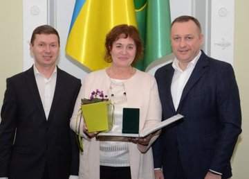 В городском совете наградили работников жилищно-коммунального хозяйства В городском совете наградили работников жилищно-коммунального хозяйства